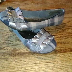 💐Fergalicious Pleated Plaid Flats